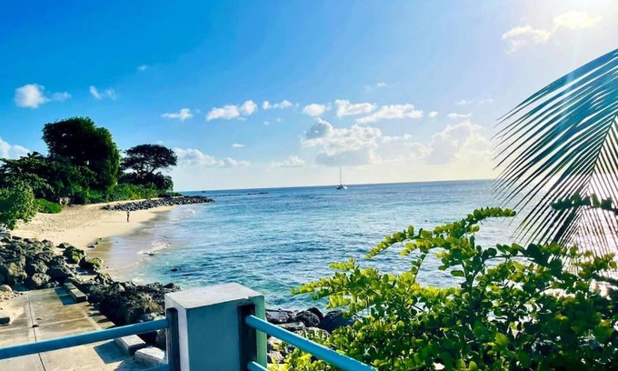 Sunset Crest Apartment | The Sugarcane Suite