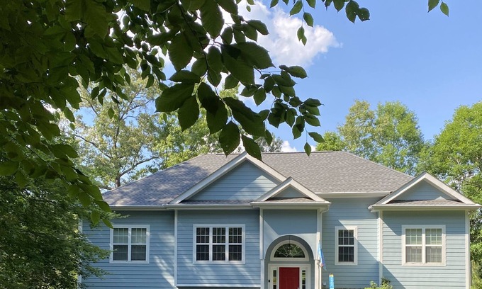 Littleton House | The Summer Shade Inn - Lake Gaston Paddle Boards, Kayaks Included