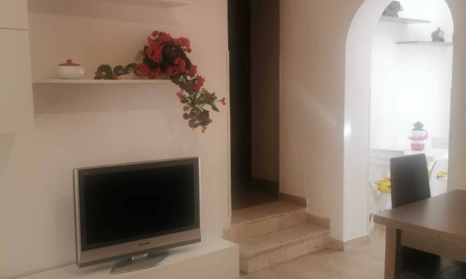 Reggio Calabria House | The Sunflower, whole house 5 minutes from Museum, Cathedral, beach and movida