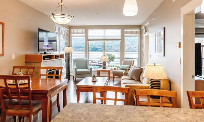 Westbank Apartment | The Sunny Skies at The Cove Lakeside Resort