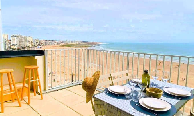 Les Sables d'Olonne Apartment | THE SUNSET - Facing the Sea
