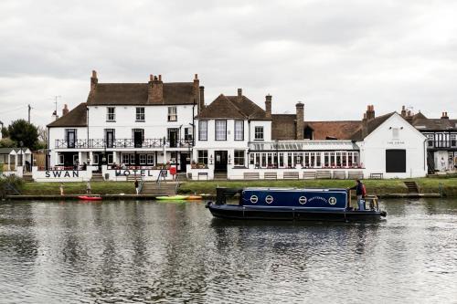 Staines Hotel | The Swan Hotel