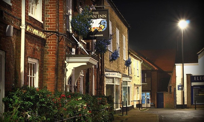 Sturminster Newton Hotel | The Swan Inn