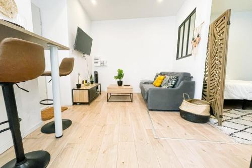 Secteur 2 Apartment | The sweet "Céladon" EC