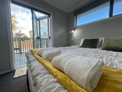 Hamilton Bed & Breakfast | The Sweet Pea- Room 2