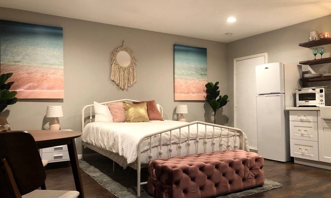Paradise Apartment | The SWEET SUITE Studio NEAR STRIP and AIRPORT!