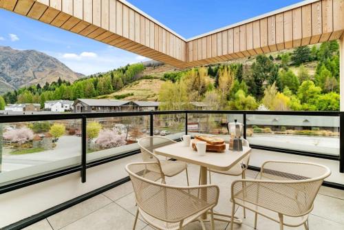 Arthur's Point Apartment | The Terrace at La Residence du Parc