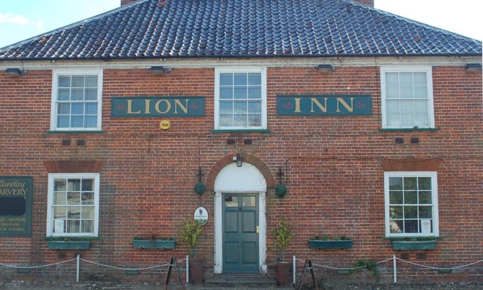 Theberton Bed & Breakfast | The Theberton Lion