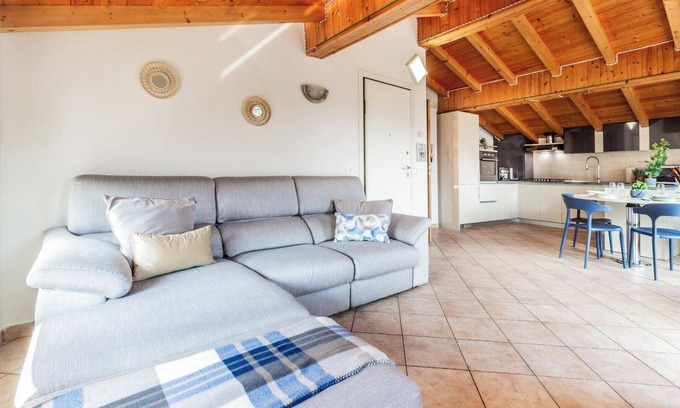 Brusimpiano Apartment | The Three Looks