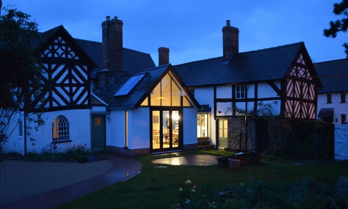 Weobley House | The Throne Weobley, luxury Grade 2*-listed house in UK Village of the Year