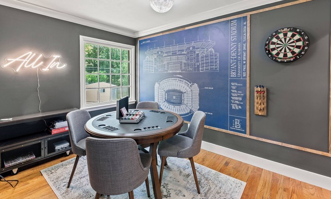 Tuscaloosa House | The Tide House: 3 miles from campus ~ Game Room ~ Outdoor Firepit!