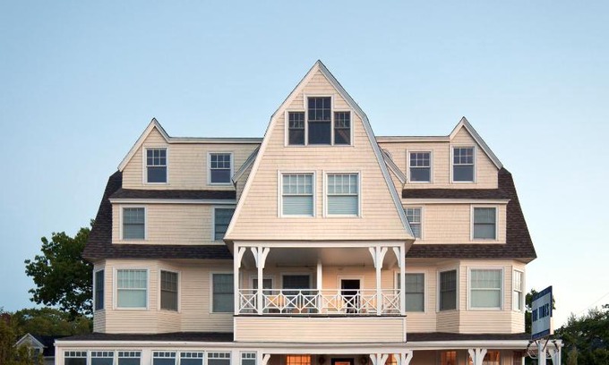 Kennebunkport Hotel | The Tides Beach Club