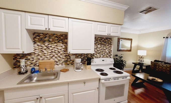 Sanford Cottage | The Tiny House Cottage @ Downtown Sanford