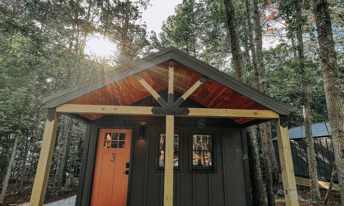 Hartwell RV Rental | The tranquility of the woods is where you'll find Hartwell Cabins and RVs