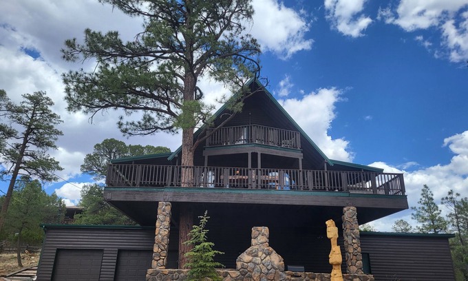 Overgaard Cabin | The Treehouse a 4-bedroom log cabin on 3 acres in Heber-Overgaard