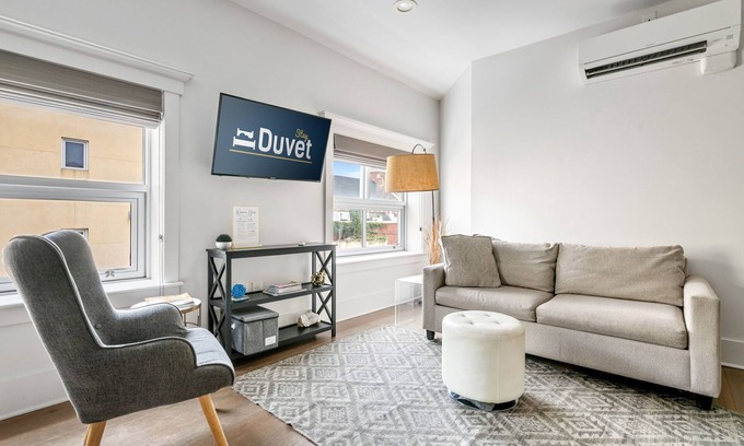 Downtown Charleston Apartment | The Trifecta at 493 - 3 Suites - On King!