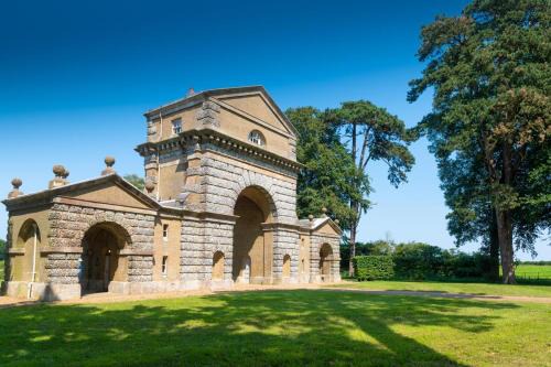 Holkham House | The Triumphal Arch East