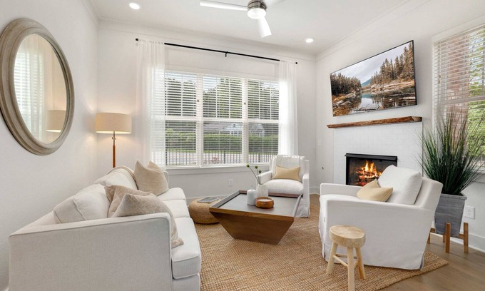 Fayetteville House | The Truvy - 2.5 mi to UofA and DT Fayetteville