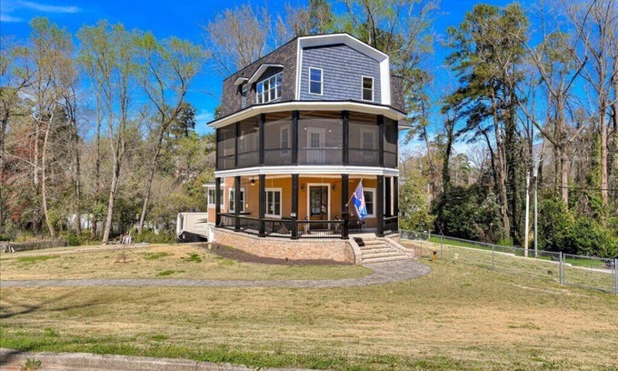 Summerville House | THE ULTIMATE 2025 MASTERS RENTAL - One mile from the Augusta National Gates