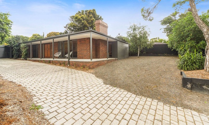 Frankston House | The Ultimate Family Entertainer