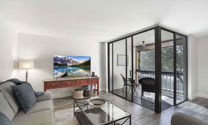 Delray Beach Condo | The Ultimate Getaway in Delray Racquet Club - Beach Chic