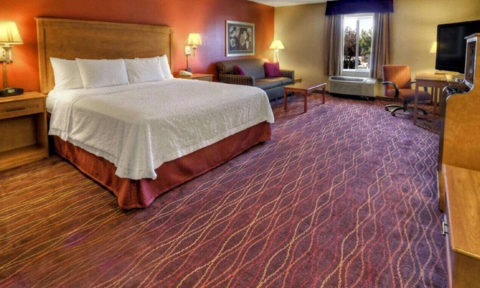 Twin Falls House | The Ultimate Luxury Getaway for Couples! Free WiFi