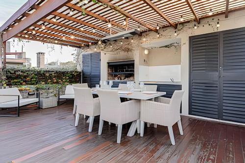 Palermo House | The Ultimate Palermo Soho Oasis BBQ and Jacuzzi!