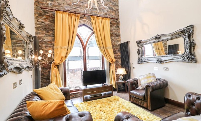 Lisnagunogue Apartment | The Upper Room