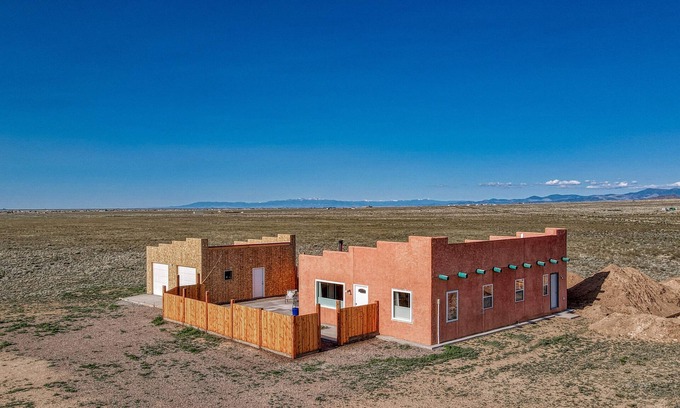 Moffat House | The Valley Vista! Includes 2 passes to Joyful Journey Hot Springs!