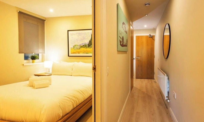 Belfast Apartment | The Van Gogh- Unique 1 bd (Gold Short Term Stays)