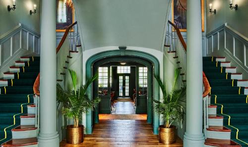 Newport Hotel | The Vanderbilt, Auberge Collection