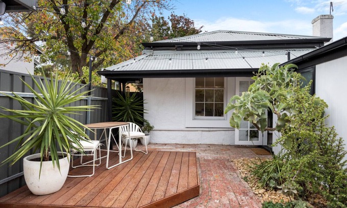 Adelaide Central Business District Apartment | The Velvet Cottage