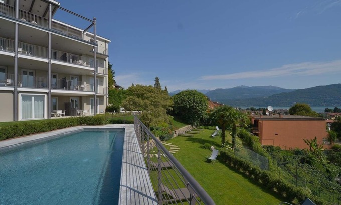Baveno Apartment | The View-Garden: design lake view apt. with porch