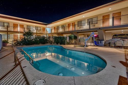 Oak Creek Hotel | The Views Inn Sedona