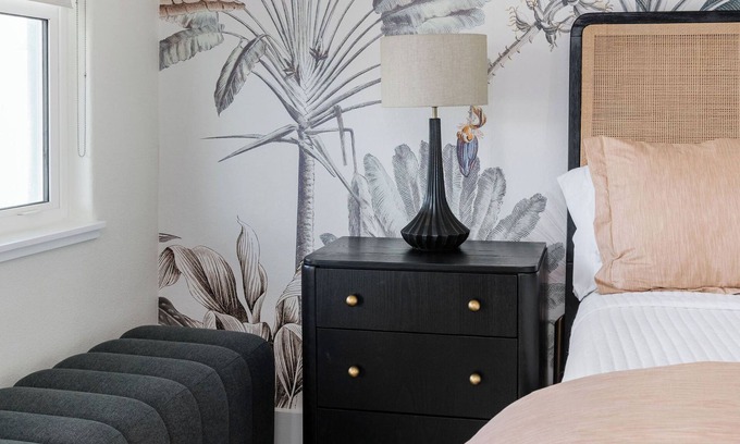 Vilano Beach Hotel | The Vilano Queen Studio - 5 min walk to beach!