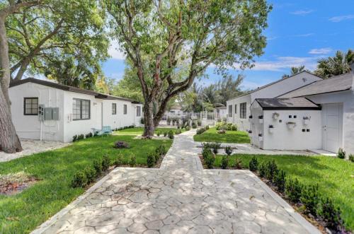 Northeast Miami Apartment | The Village Residences