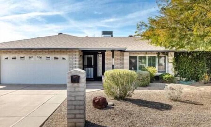 Tempe House | The Walcott Tempe - Private Pool, Park, Pool Table