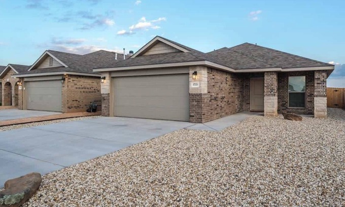 Lubbock House | The Wander Inn - 3BR/2BA - New Construction