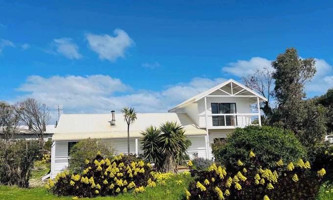 Waterhouse House | The WardRobe - Pet Friendly Outside - Vintage Vibes at The Seaside