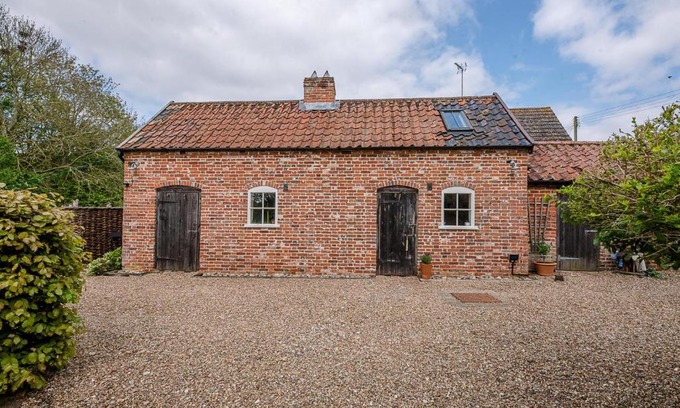 Saxmundham House | The Wash House, Middleton