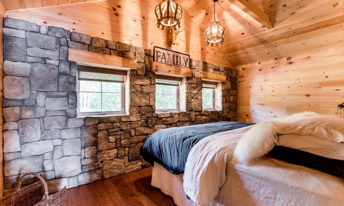 Waltham Ski Chalet | The Water's Edge Cabins: 2 Luxury Waterfront Chalets - Quebec