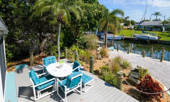 Bayshore Gardens House | The Water's Edge in Bradenton