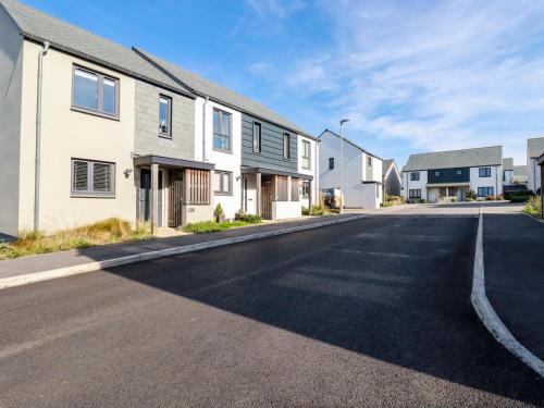 Crantock House | The Waves