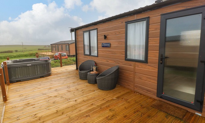 Hasguard Cross Cottage | THE WAVES, pet friendly, with hot tub in Little Haven