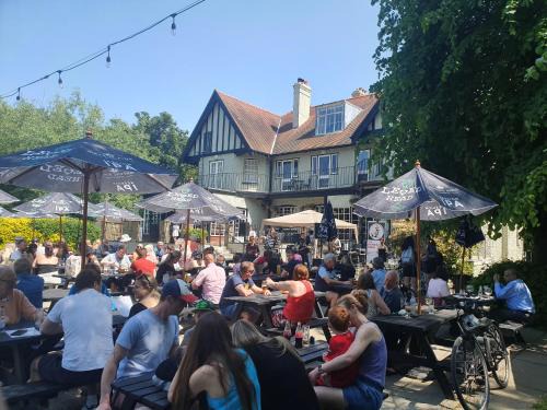 Elmbridge Hotel | The Weir Hotel