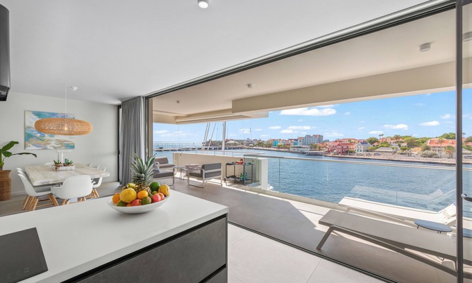 Pietermaai District Apartment | The Wharf 7E city apartment, overlooking Annabay, downtown Willemstad