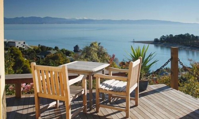 Britannia Heights Apartment | The Wheelhouse Inn