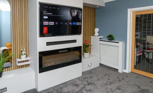 Walsall House | The Whitehouse M6, Junction 10 With Parking