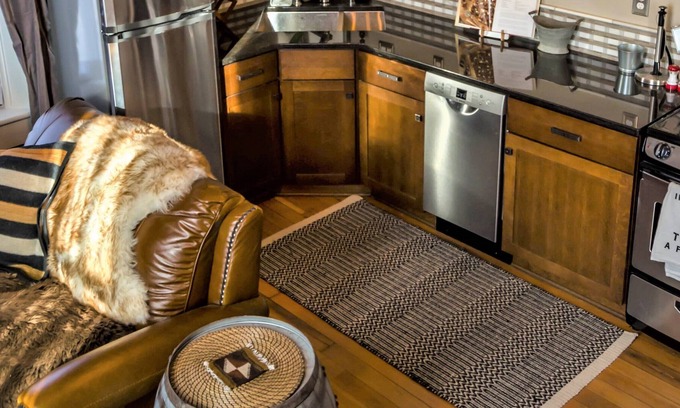 Prosser Apartment | The "Willis" Guest Suite - King Bed