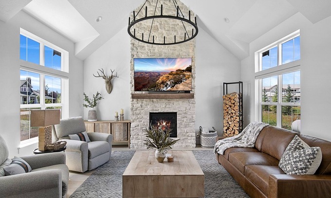 McCall House | 《𝒯𝒽ℯ 𝒲𝒾𝓁𝓁ℴ𝓌》at McCall - New Home close to everything!